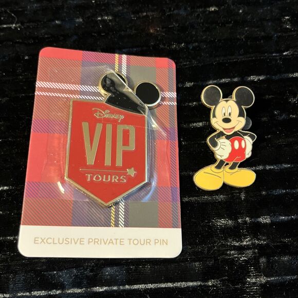 New On Card Disney VIP Tours Pin With Pre-Owned 2007 Classic Mickey Pin - Picture 1 of 7
